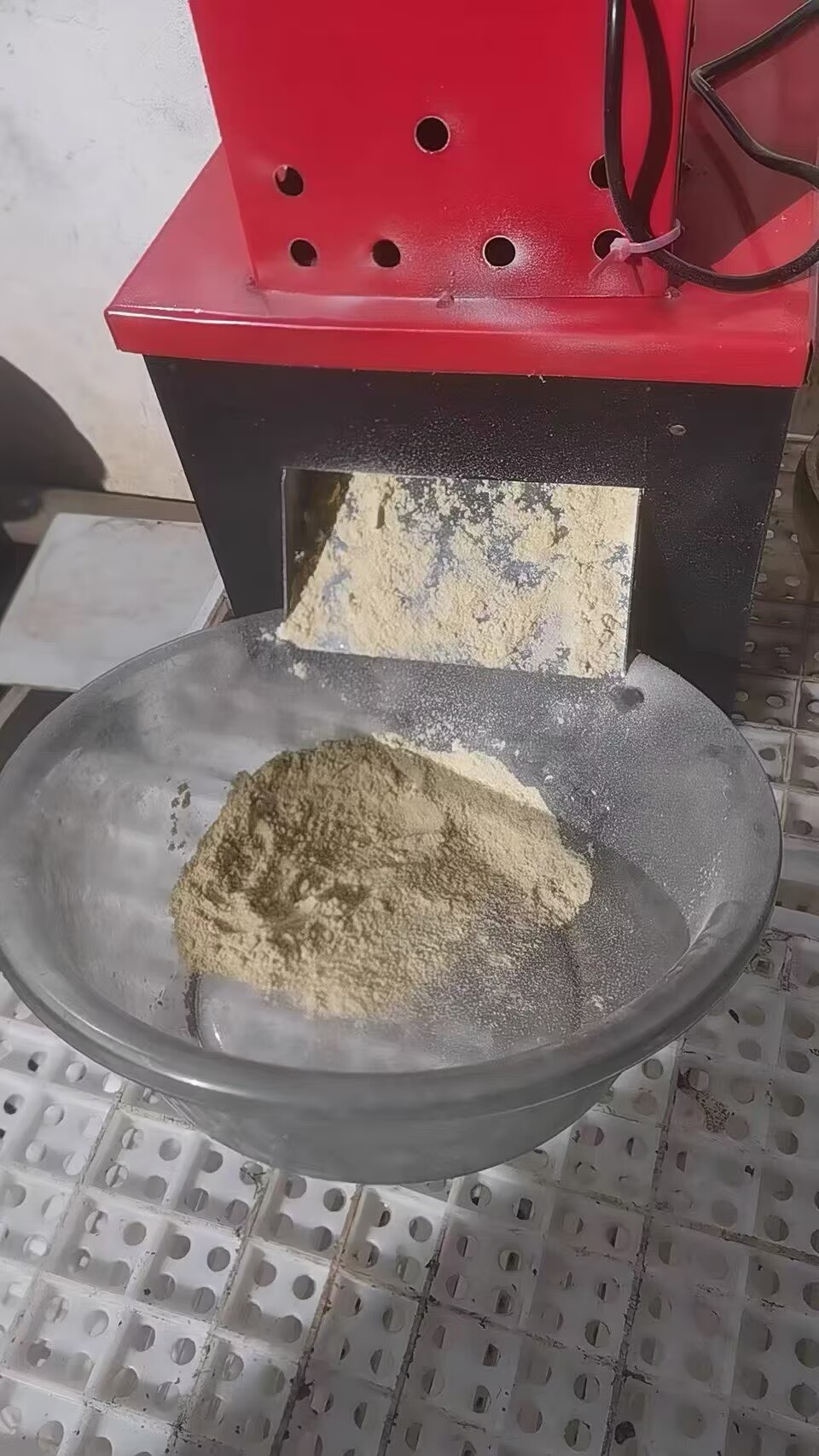 آلة طحن الحبوب الكهربائية، مطح - مراجعة Dry Grain Grinder Stainless Steel وسعره