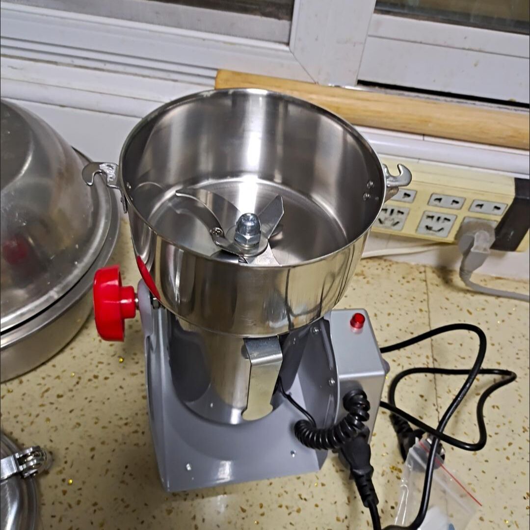 مطحنة القهوة الكهربائية عالية  - مراجعة Electric Grain Mill 2500W وسعره